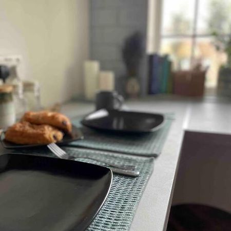 One Bedroom Putney Village Flat Лондон Экстерьер фото