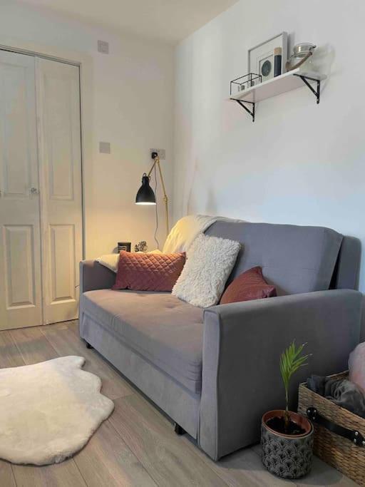 One Bedroom Putney Village Flat Лондон Экстерьер фото