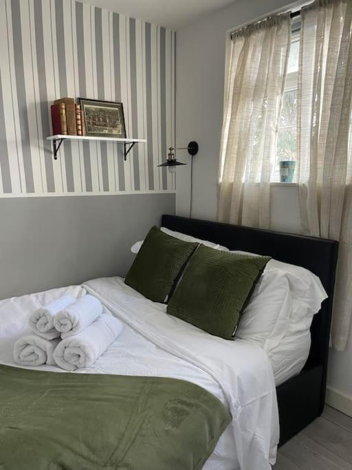 One Bedroom Putney Village Flat Лондон Экстерьер фото